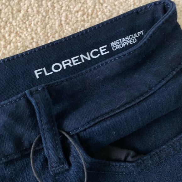 DL 1961 Cropped Jean - Picture 3 of 4